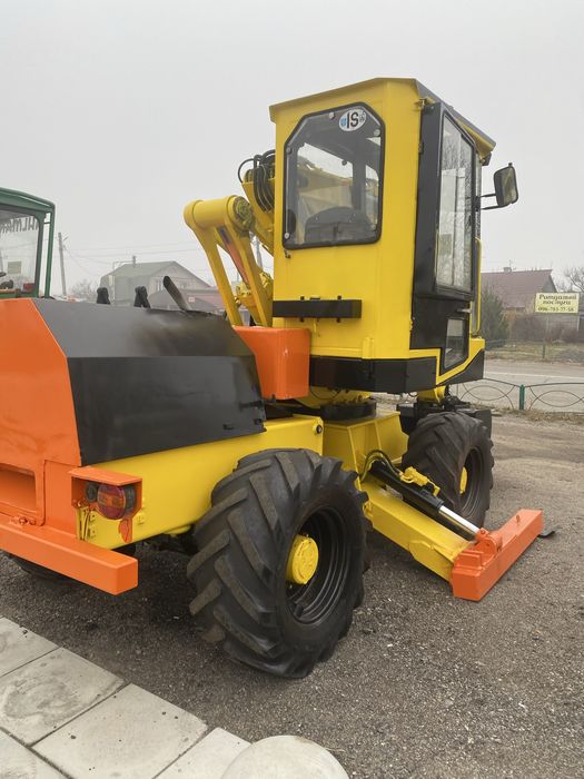 Погрузчик -экскаватор