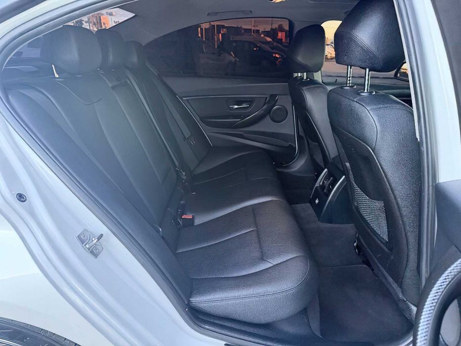 BMW 3 Series 328i      2014