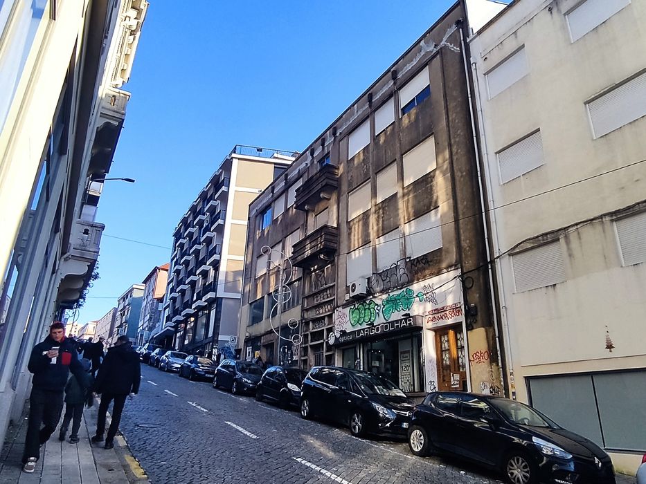 Prédio em Porto Baixa