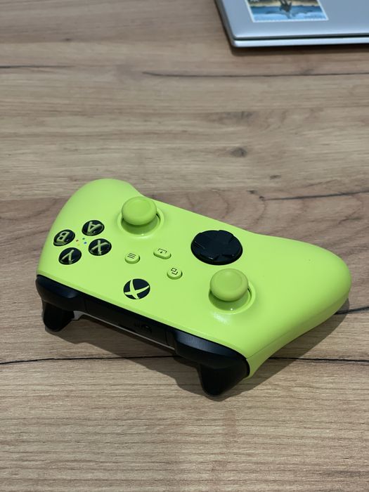 Геймпад Xbox Wireless Controller Electric Volt