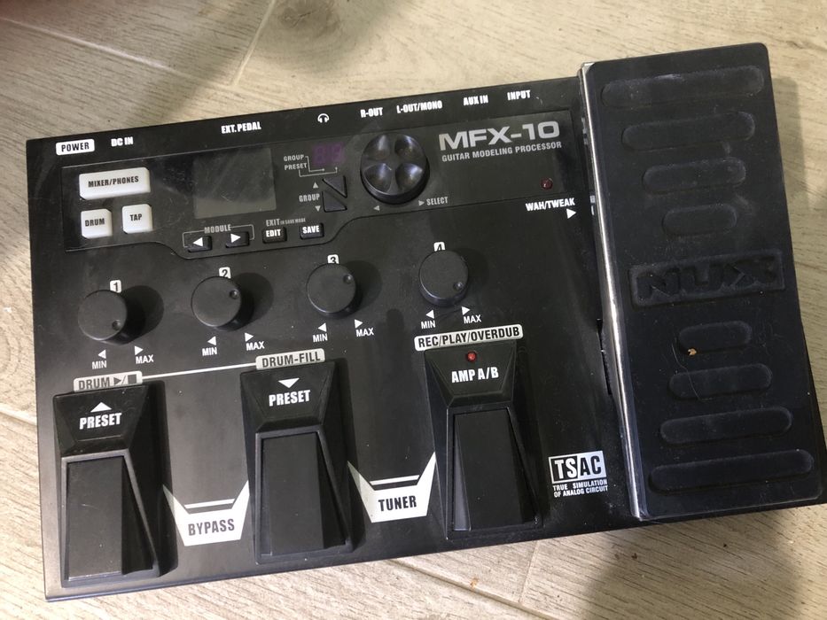 Pedaleira Nux MFX 10