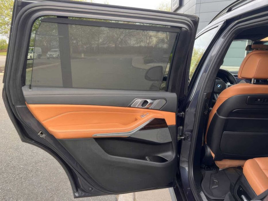 BMW X7      2020