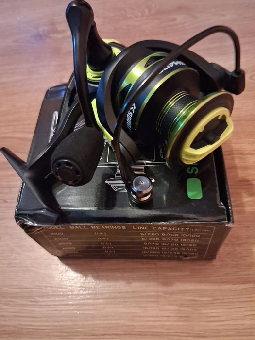 Kołowrotek wędkarski  sh 4000