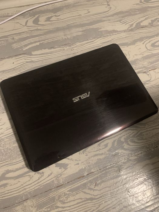 Ноутбук ASUS X556UQ / Intel i5 / 8GB RAM / GeForce 940MX 2GB / 1TB HDD