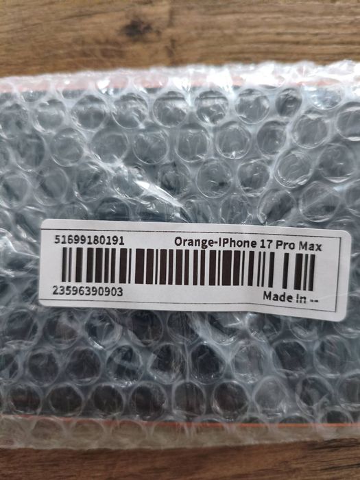 Etui do iPhone 17 Pro Max.
