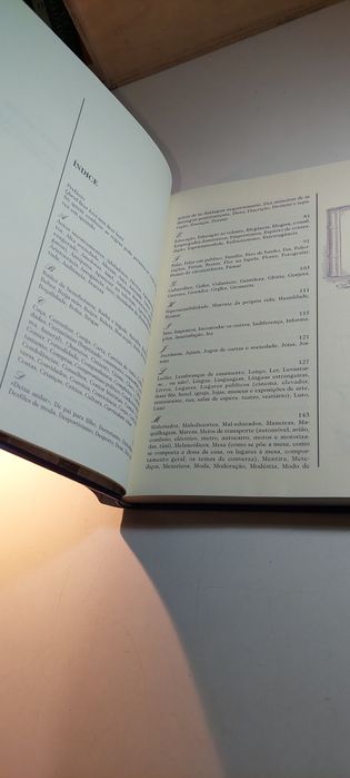 Dicionário de Bons Costumes, como Viver em Sociedade