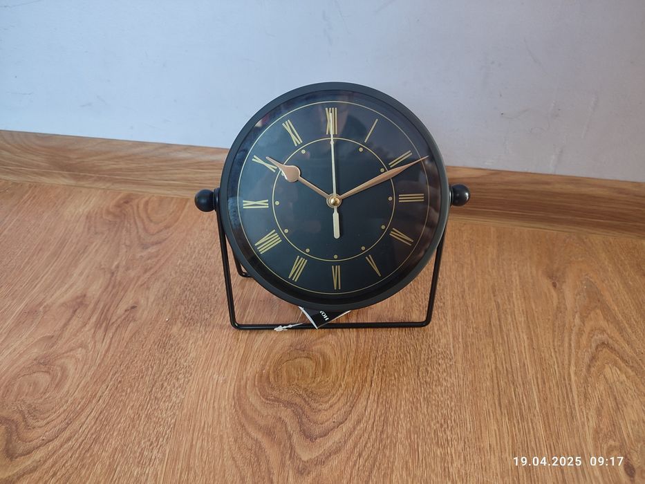 Nowy czarny zegar stołowy stojący 19 cm