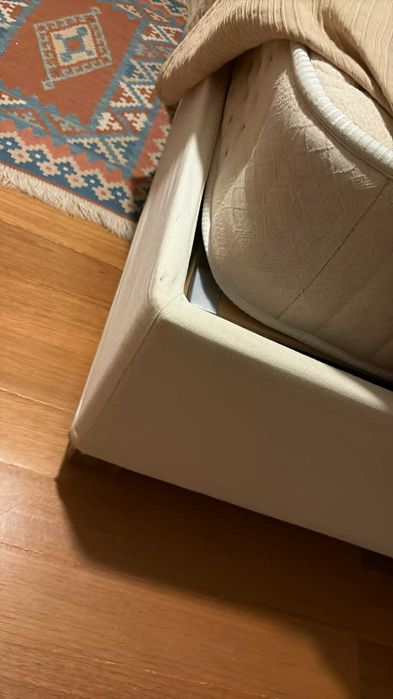 2 cama solteiro (sommier) com arrumação.