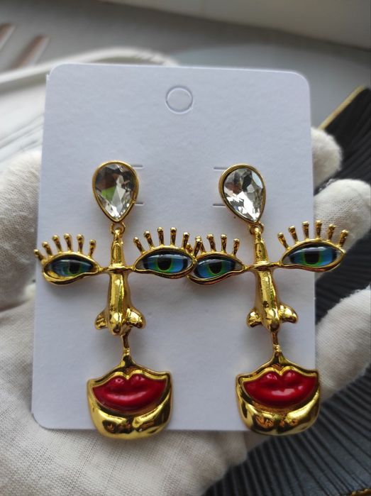 Ефектні сережки підвіски із обличчям губи ніс стиль Скіапареллі