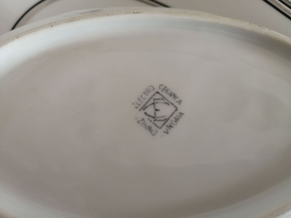 conjunto de mesas conforme fotografias