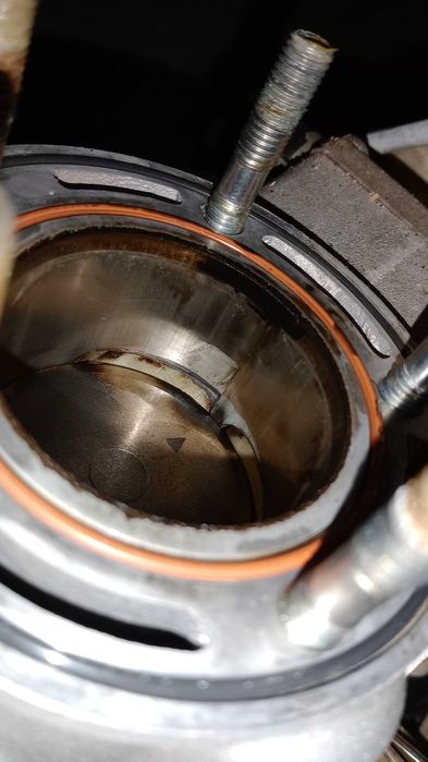 Cilindro yz125 danificado