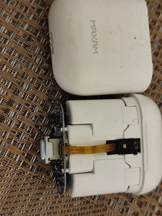 Кейс для навушників в робочому стані