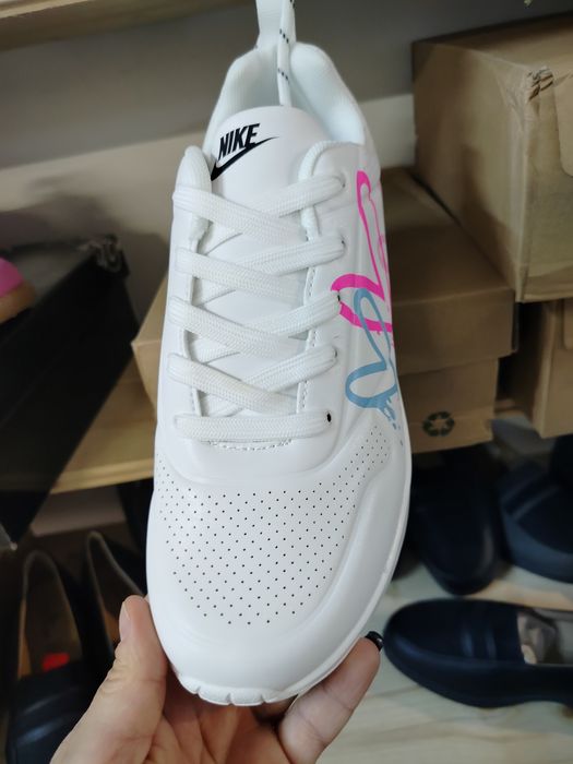 Buty.    damskie