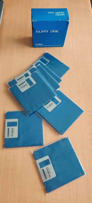 Diskettes 3.5” DS/DD/135 TPI novas (virgens) – 8 unidades com etiqueta