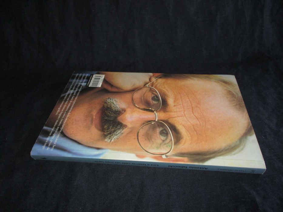 Livro Está a fazer-se cada vez mais tarde Antonio Tabucchi