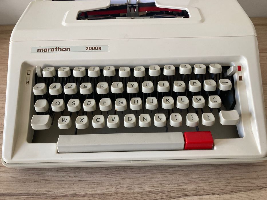 Máquina de Escrever  ***  Marathon 2000 R