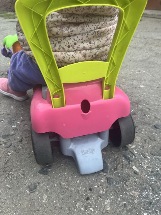 Продам толокар Smoby