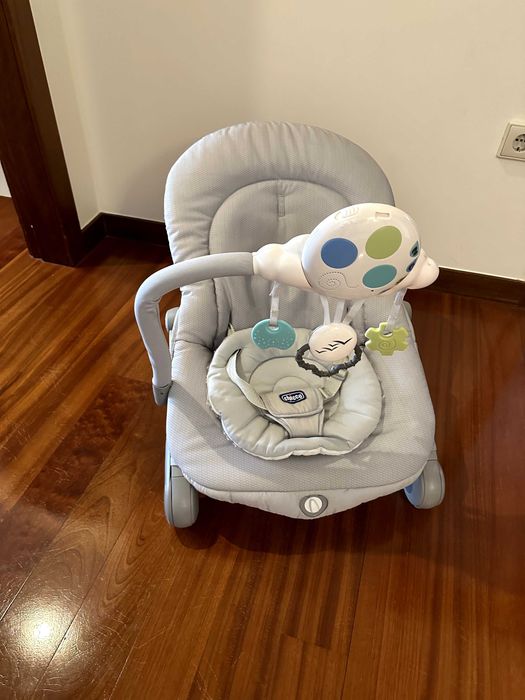Espreguiçadeira CHICCO - com vibração - está como nova