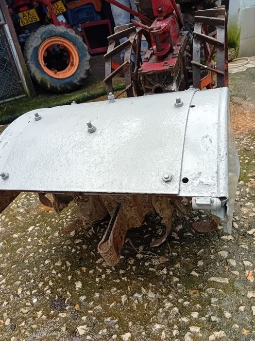 Motocultivador Agrícola com Avaria