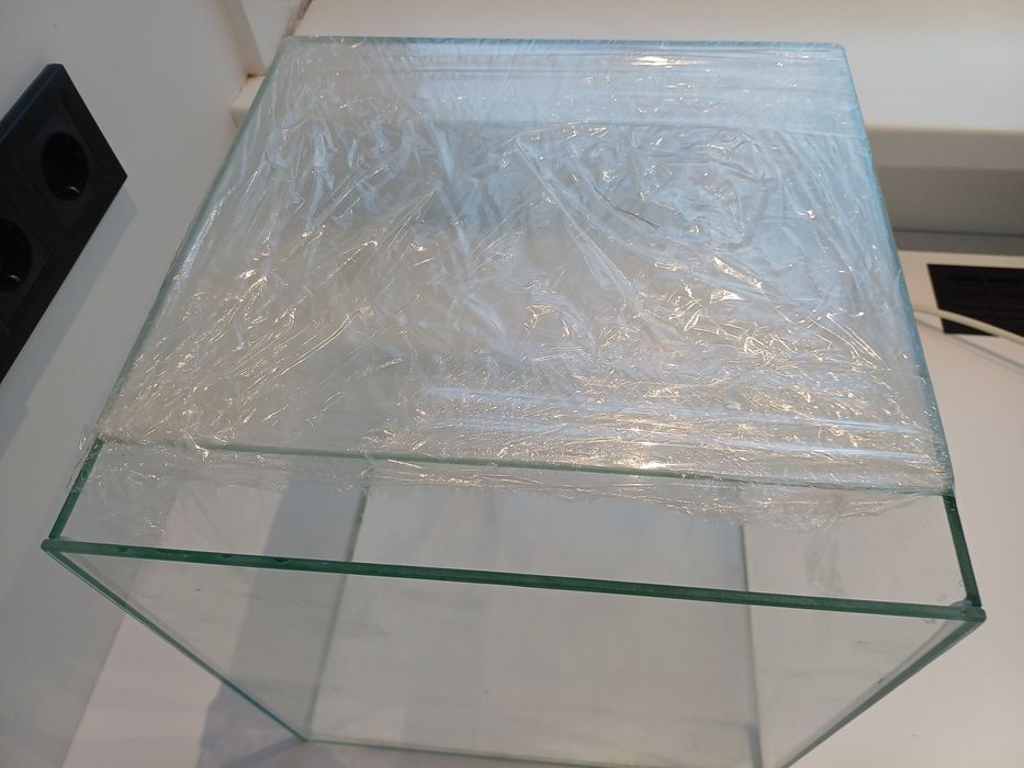 Продам Акваріум 29×29×30