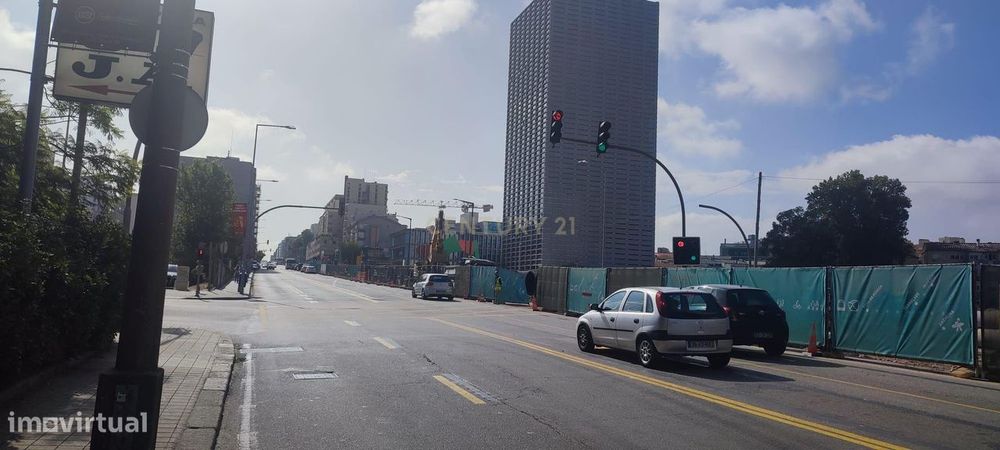 T2 para Arrendamento | Avenida da Boavista | Condomínio de Luxo