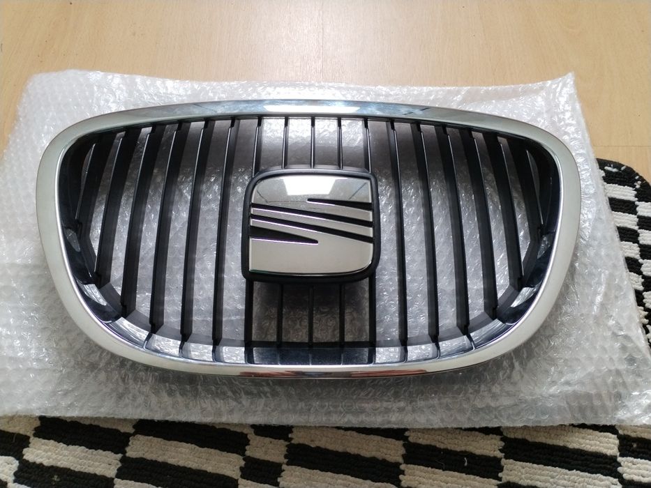 Grelha dianteira Seat leon 2008