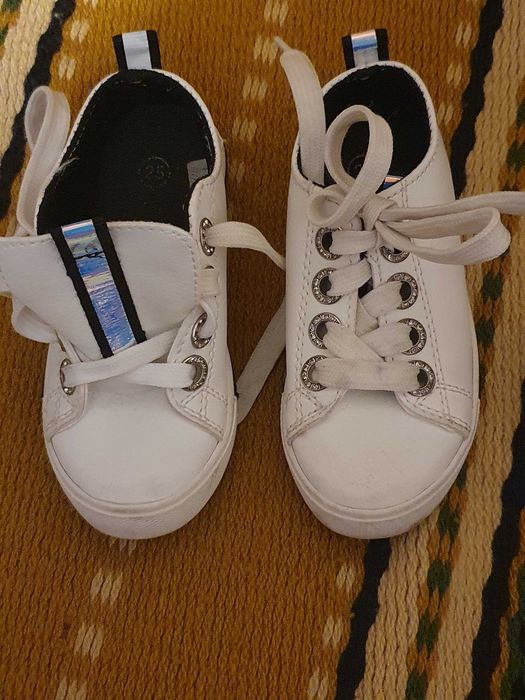 Buty białe dla dziewczynki, rozm. 25