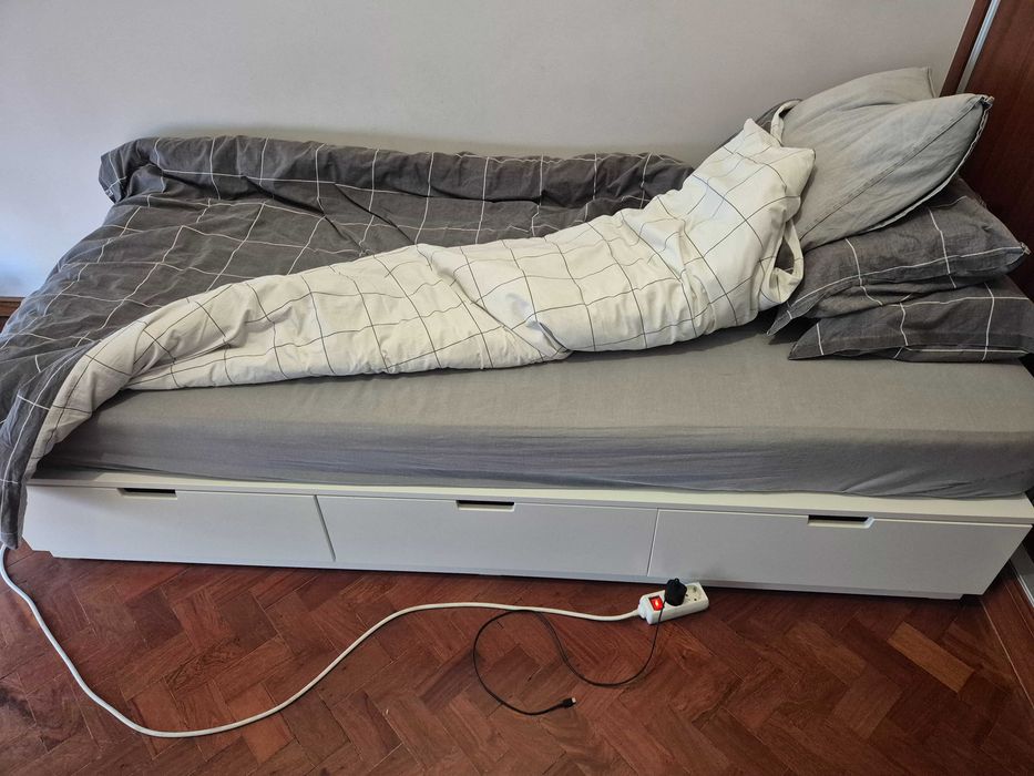 Cama solteiro com 3 gavetas e colchão SOMENTE EM DINHEIRO