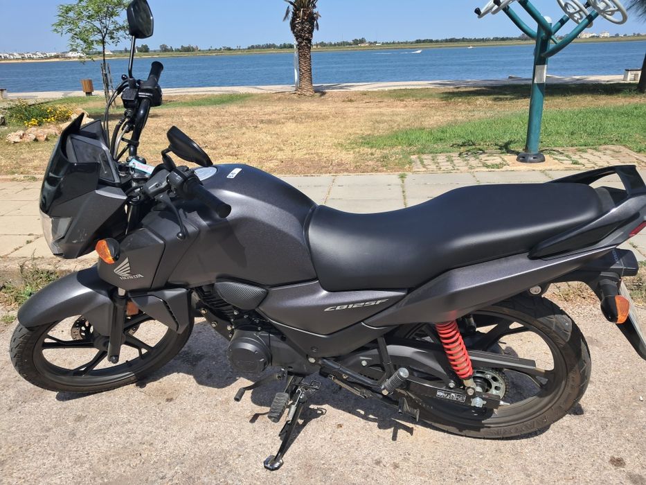 Honda CB125F de 2025