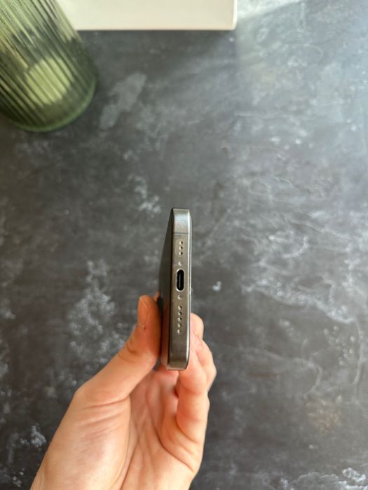iPhone 15 PRO 256GB 88% baterii