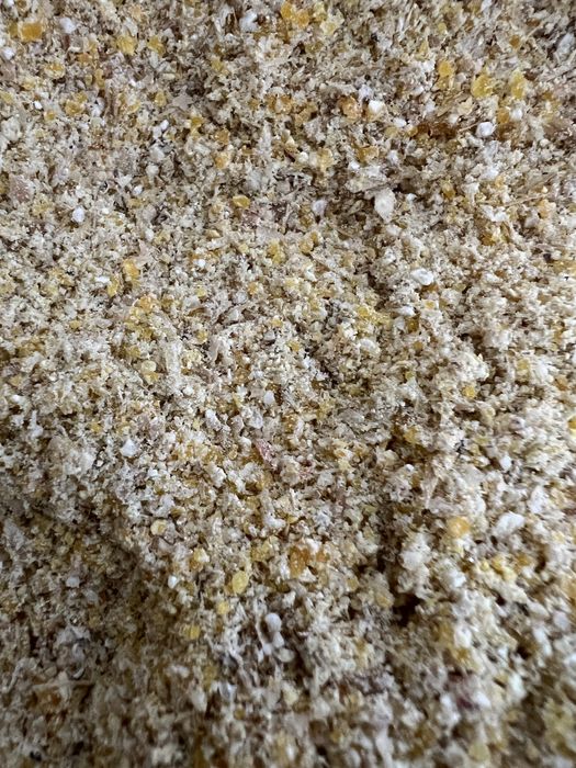 Śruta pasza karma mieszanka kukurydza mielona pszenica lub cale ziarno