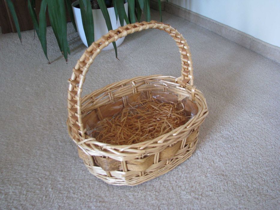 Owalny kosz wiklinowy koszyk
