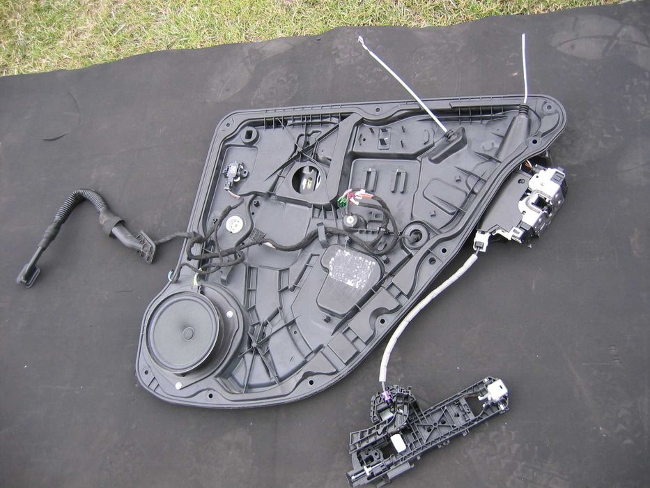 Kompletny wkład drzwi prawy tył zamek itp.Mercedes GLE W166