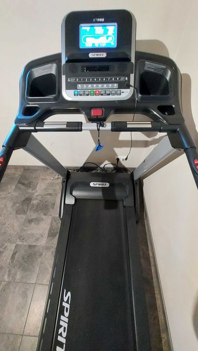 Bieżnia Spirit XT285 + wiosła  i rower stacjonarny gratis