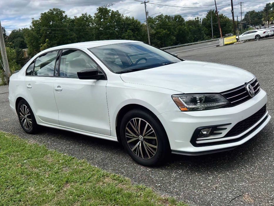 Volkswagen Jetta      2018