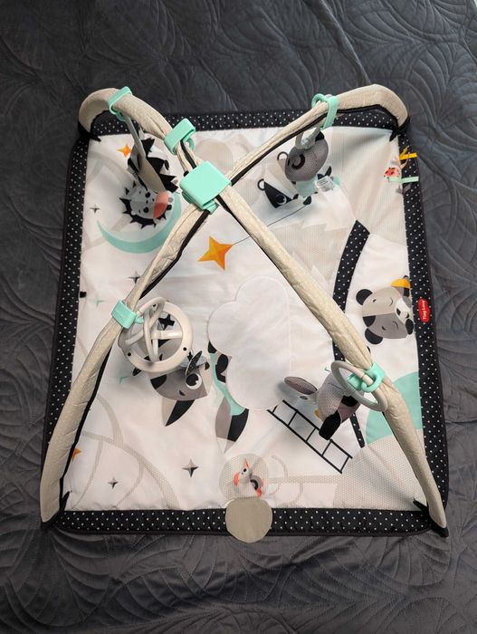 Tiny Love, Magiczna Kraina, mata gimastyczna dla bobasa z pałąkami