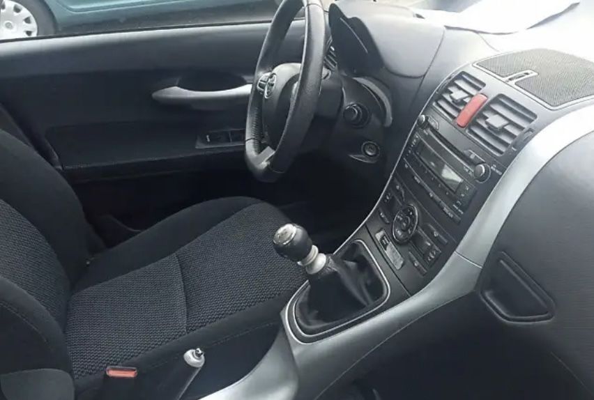 Продам автомобіль Tayota