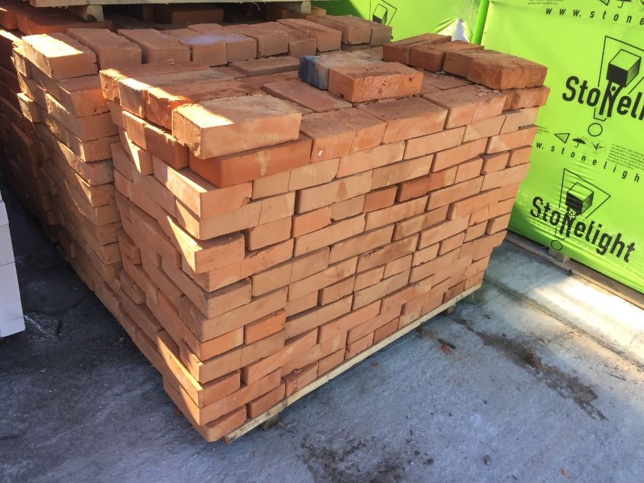 Цегла рядова М-100