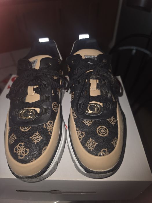 Tenis guess altos