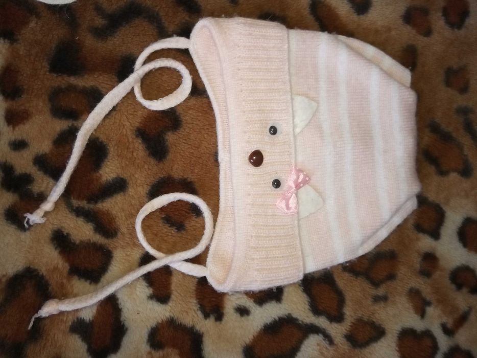 Дитячі шапочки від народження до 9 місяців