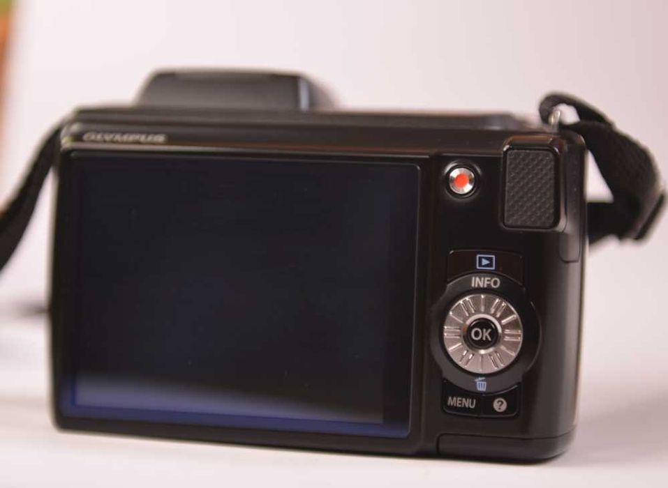 Aparat Olympus SP-610UZ