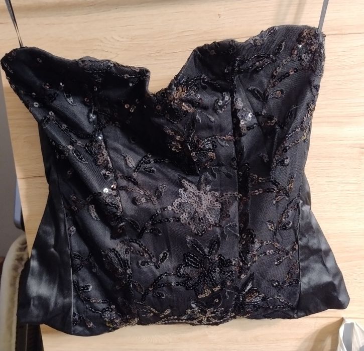 G o r s e t   z  cekinami