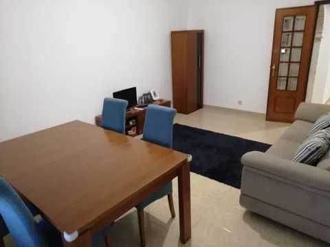 Mesa Jantar Extensível Cerejeira + 4 cadeiras