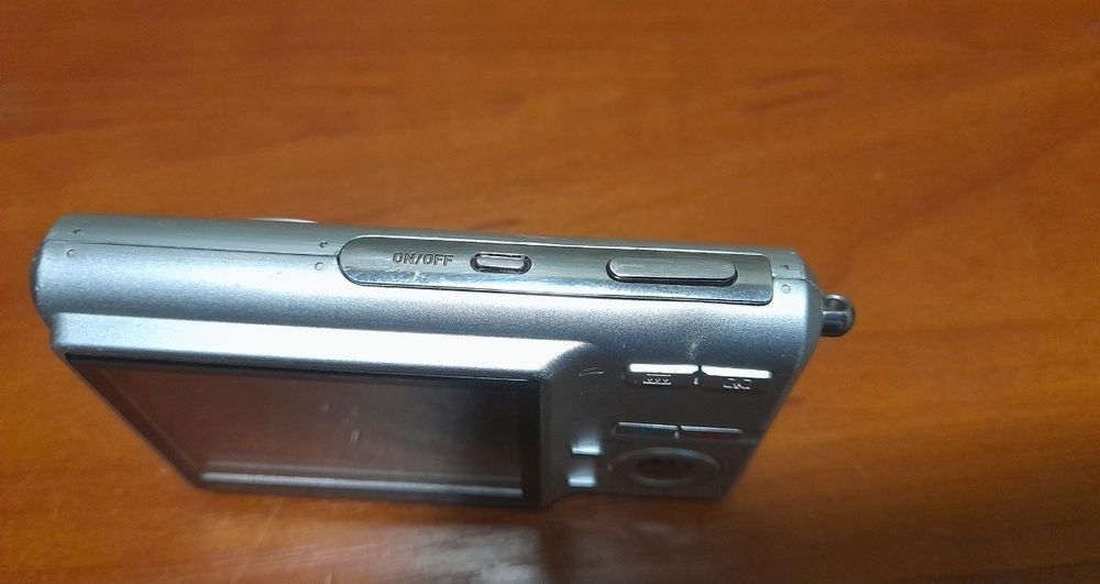 Продам фотоаппарат Casio
продаётся без акб и флешки 
под