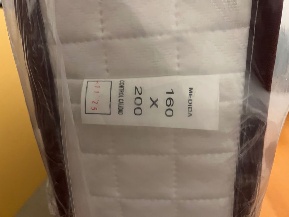 Colchão novo ainda com plástico