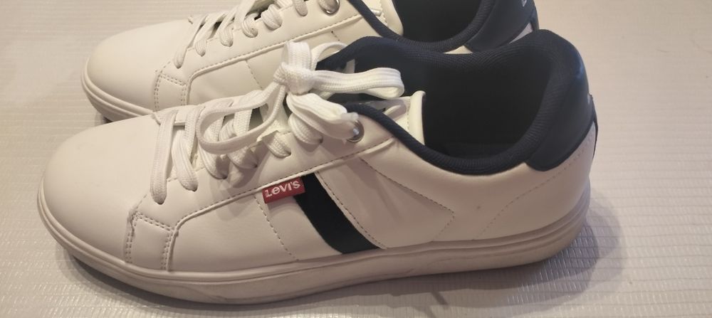 Sapatilhas Levi's n.41 muito bom estado