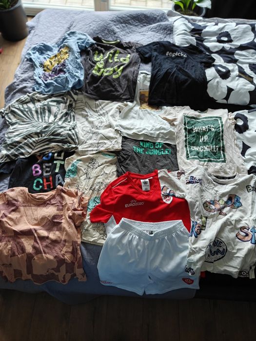 Zestaw ciuchów 122/128