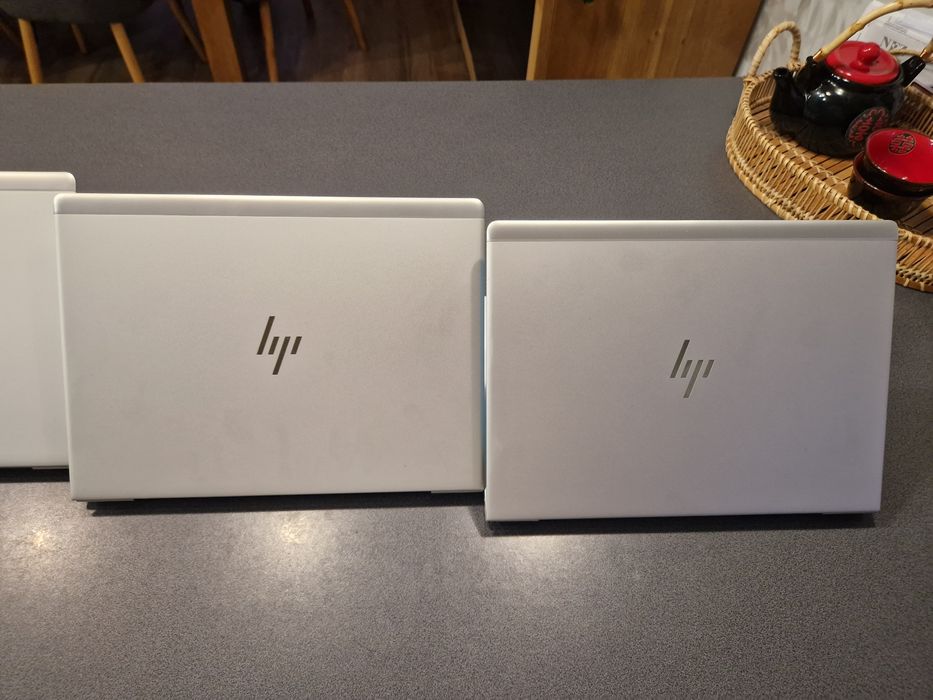 Zestaw laptopów hp elitebook 6 sztuk + stacje dokujące