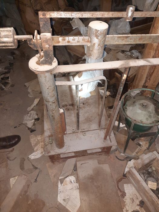 Продам ваги 200кг.