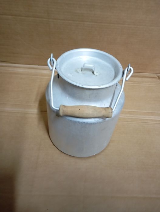 Продам бідон бітон 5л ще колишній.